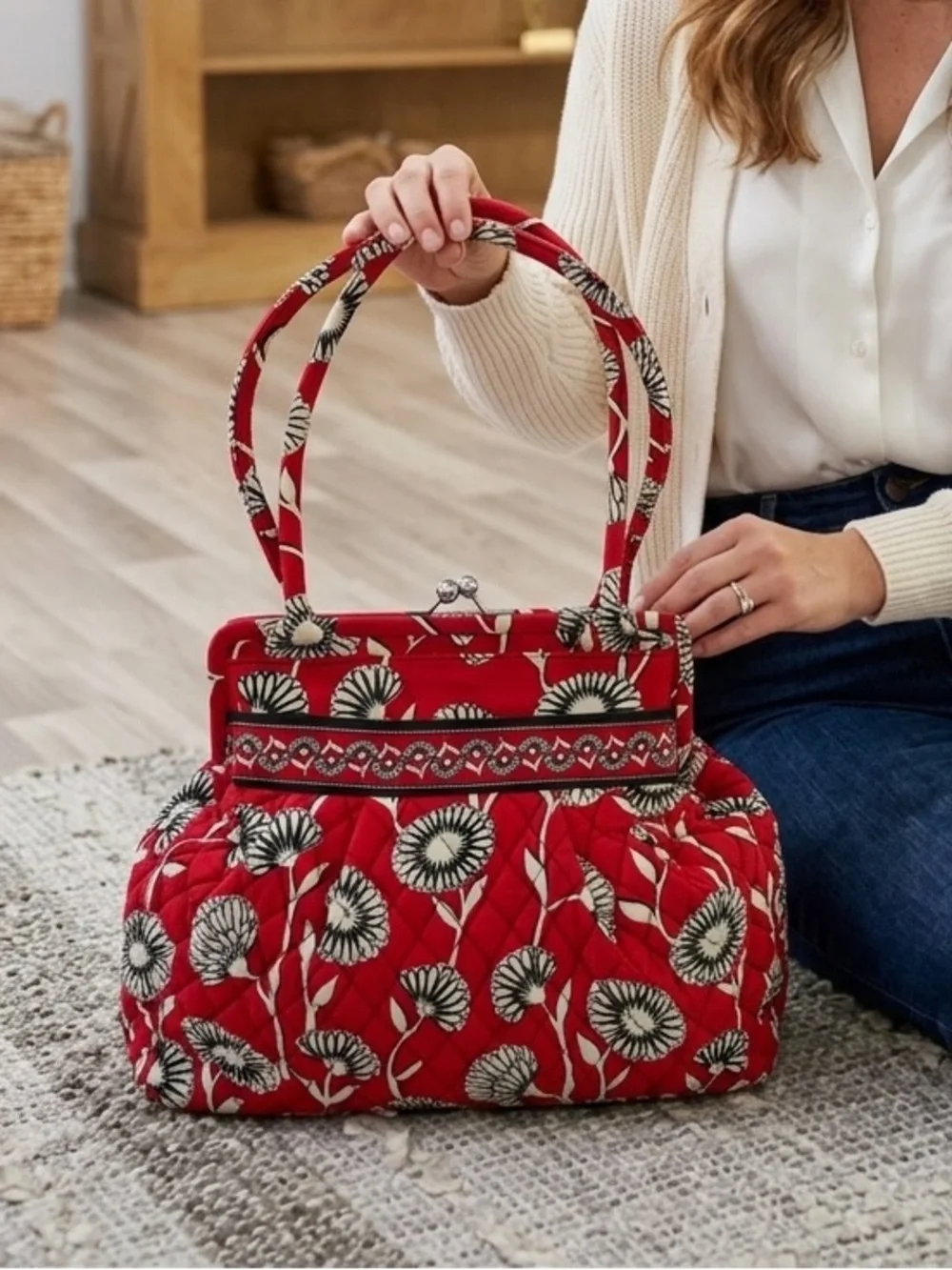 VERA BRADLEY RED DECO DAISY ALICE BOWLER Shoulder Bag‎